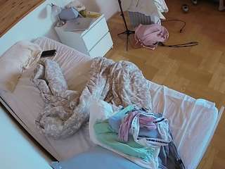 voyeurcam-julmodels-greybed-1 Profile Image