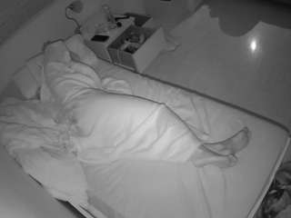 voyeurcam-julmodels-greybed-1 webcam model