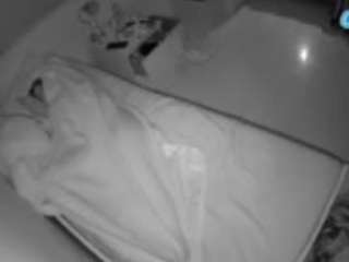 voyeurcam-julmodels-greybed-1 webcam