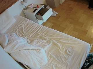 le modèle voyeurcam-julmodels-greybed-1 est en webcam porno dans un show sur le site camsoda, il possède les tags suivants: amateur,flash,flashing,hidden,hidden cam,julmodels-house,pov,sexwebcam,voyeur,hd