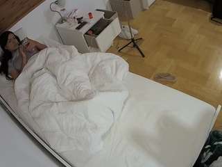 le modèle voyeurcam-julmodels-greybed-1 est en webcam porno dans un show sur le site camsoda, il possède les tags suivants: amateur,flash,flashing,hidden,hidden cam,julmodels-house,pov,sexwebcam,voyeur,hd