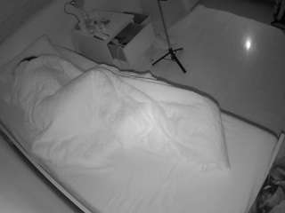 le modèle voyeurcam-julmodels-greybed-1 est en webcam porno dans un show sur le site camsoda, il possède les tags suivants: amateur,flash,flashing,hidden,hidden cam,julmodels-house,pov,sexwebcam,voyeur,hd