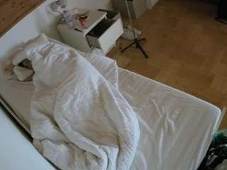 le modèle voyeurcam-julmodels-greybed-1 est en webcam porno dans un show sur le site camsoda, il possède les tags suivants: amateur,flash,flashing,hidden,hidden cam,julmodels-house,pov,sexwebcam,voyeur,hd