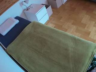 Dit model is nu live. voyeurcam-julmodels-greybed-1
