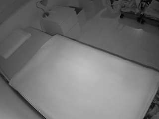 โมเดลนี้กำลังถ่ายทอดสดอยู่. voyeurcam-julmodels-greybed-1