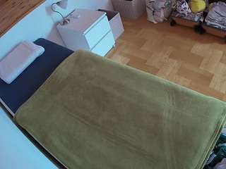 यह मॉडल अभी लाइव है. voyeurcam-julmodels-greybed-1