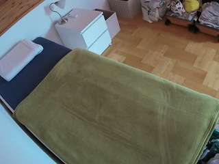 Dit model is nu live. voyeurcam-julmodels-greybed-1