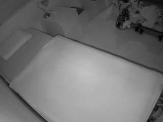 le modèle voyeurcam-julmodels-greybed-1 est en webcam porno dans un show sur le site camsoda, il possède les tags suivants: amateur,flash,flashing,hidden,hidden cam,julmodels-house,pov,sexwebcam,voyeur,hd