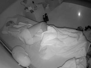 le modèle voyeurcam-julmodels-greybed-1 est en webcam porno dans un show sur le site camsoda, il possède les tags suivants: amateur,flash,flashing,hidden,hidden cam,julmodels-house,pov,sexwebcam,voyeur,hd