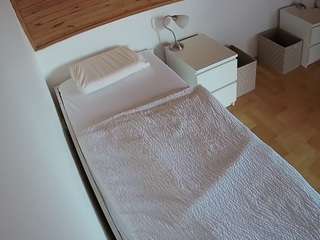 Julmodels Bedroom-B1 live cam — amateur, flash, flashing