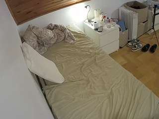 voyeurcam-julmodels-greybed-1 Sex Cam Show