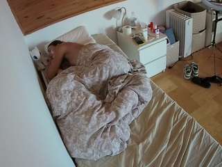 voyeurcam-julmodels-greybed-1 Sex Cam Show
