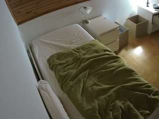 voyeurcam-julmodels-greybed-1 Sex Cam Show
