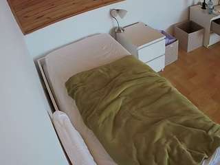 voyeurcam-julmodels-greybed-1 Sex Cam Show