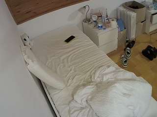 voyeurcam-julmodels-greybed-1 Sex Cam Show