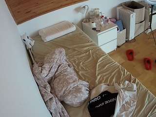 voyeurcam-julmodels-greybed-1 Sex Cam Show