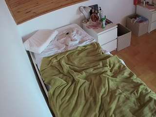 voyeurcam-julmodels-greybed-1 Sex Cam Show