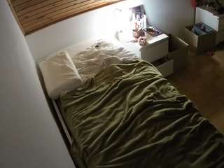voyeurcam-julmodels-greybed-1 Sex Cam Show