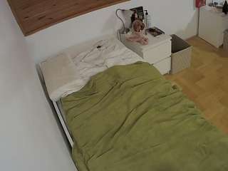 voyeurcam-julmodels-greybed-1 Sex Cam Show
