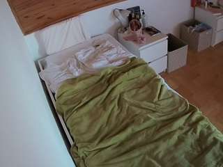 voyeurcam-julmodels-greybed-1 Sex Cam Show
