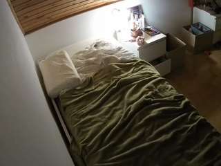 voyeurcam-julmodels-greybed-1 Sex Cam Show