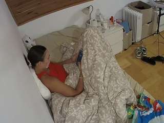 voyeurcam-julmodels-greybed-1 Sex Cam Show