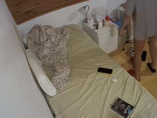 voyeurcam-julmodels-greybed-1 Sex Cam Show
