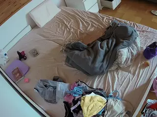 Julmodels Bedroom-B1's Live Sex Cam Show