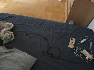 Yoyeur House camsoda voyeurcam-julmodels-greybed-2