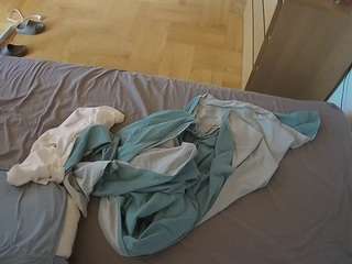 Free Live Cam Models camsoda voyeurcam-julmodels-greybed-2