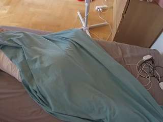 Shycinderela camsoda voyeurcam-julmodels-greybed-2