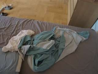 Live Nude Models camsoda voyeurcam-julmodels-greybed-2