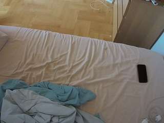 Live Cams Models camsoda voyeurcam-julmodels-greybed-2