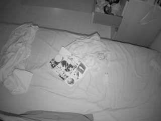 voyeurcam-julmodels-greybed-2 Im Live Cam Models camsoda