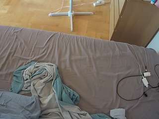 Myfreecams Model camsoda voyeurcam-julmodels-greybed-2