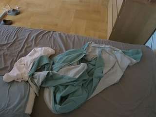 Voyeour House camsoda voyeurcam-julmodels-greybed-2