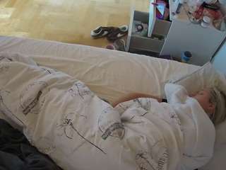 voyeurcam-julmodels-greybed-2 Thumb Image