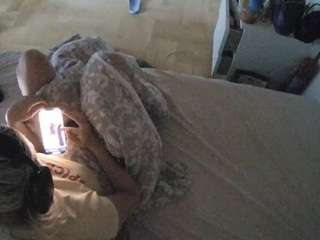 voyeurcam-julmodels-greybed-2 Modèle Webcam Profil