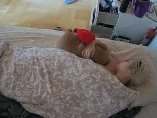 voyeurcam-julmodels-greybed-2 Webcam Model Profile
