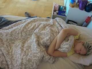 voyeurcam-julmodels-greybed-2 Webcam Model Profile