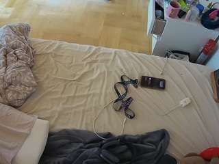 voyeurcam-julmodels-greybed-2 Webcam Model Profile