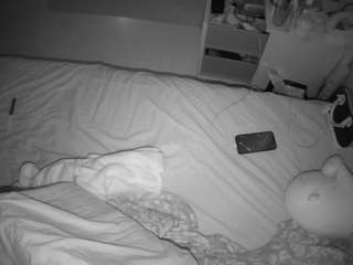 voyeurcam-julmodels-greybed-2 Webcam Model Profile