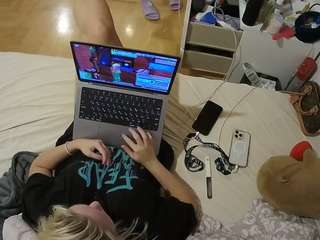 voyeurcam-julmodels-greybed-2 Modèle Webcam Profil