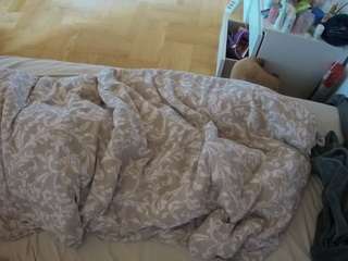 voyeurcam-julmodels-greybed-2