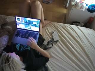 voyeurcam-julmodels-greybed-2