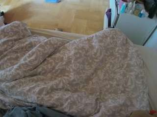 voyeurcam-julmodels-greybed-2 - Live Cam