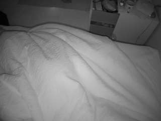 voyeurcam-julmodels-greybed-2 camsoda