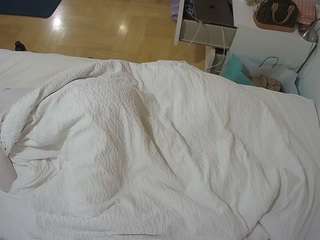 voyeurcam-julmodels-greybed-2 camsoda