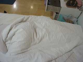 voyeurcam-julmodels-greybed-2 camsoda