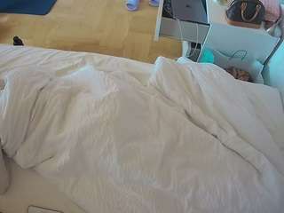 voyeurcam-julmodels-greybed-2 camsoda